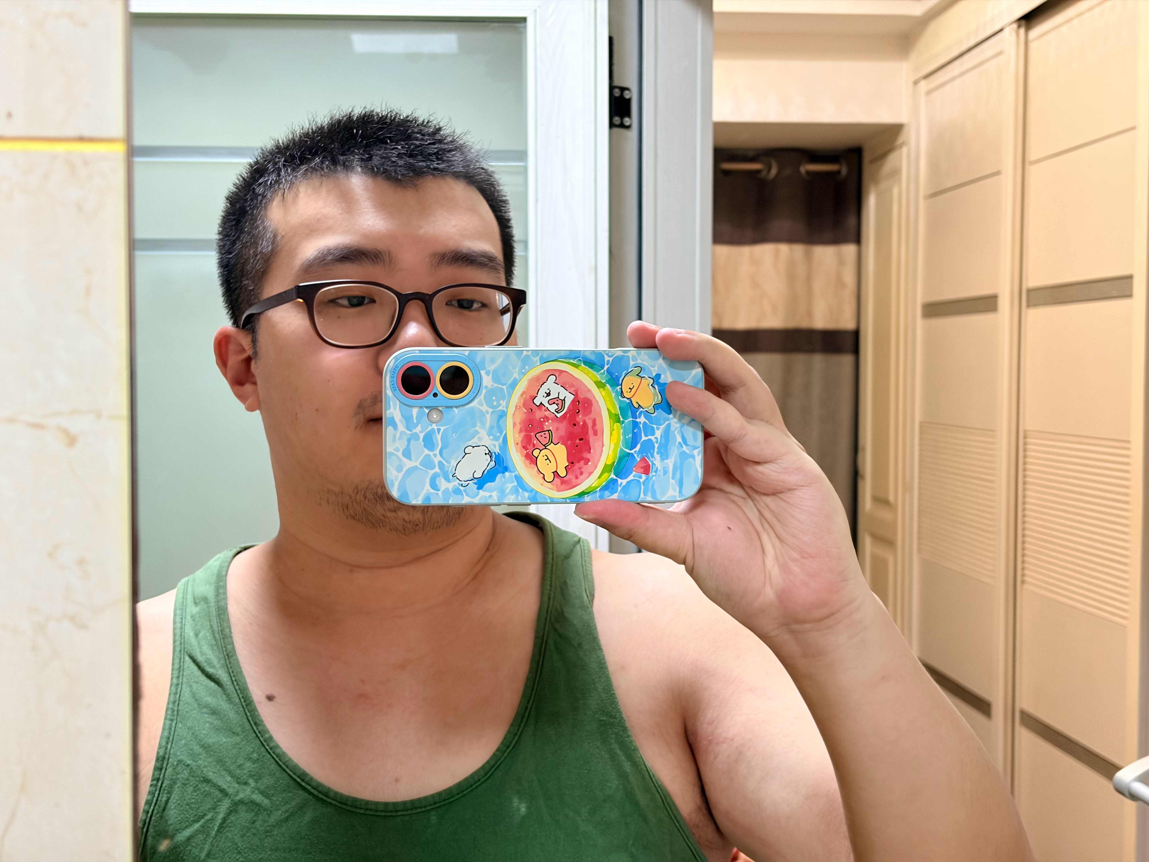 奔三也是开始有点老态了 