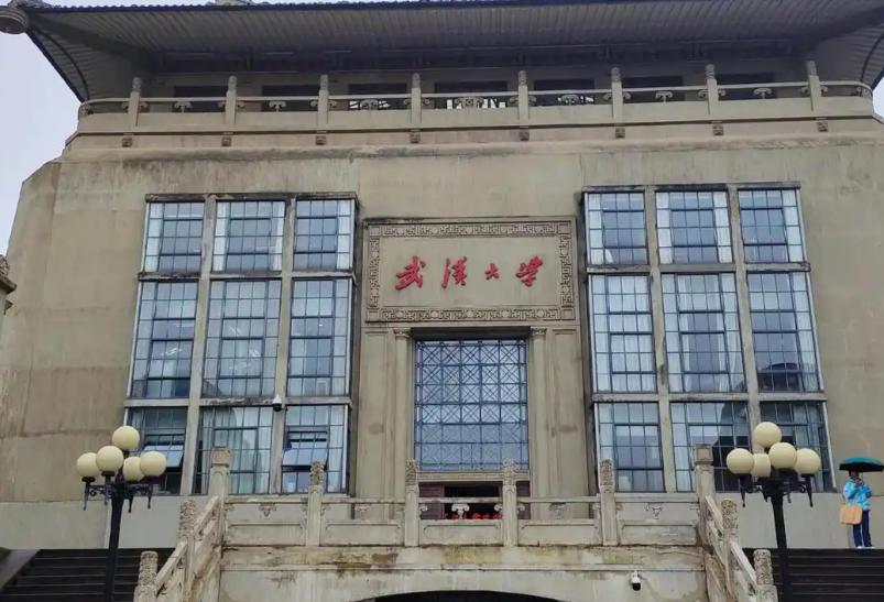 肖同学这事让人揪心

因为一场诬告，
爷爷去世，外公变成植物人，
他自己多次尝试