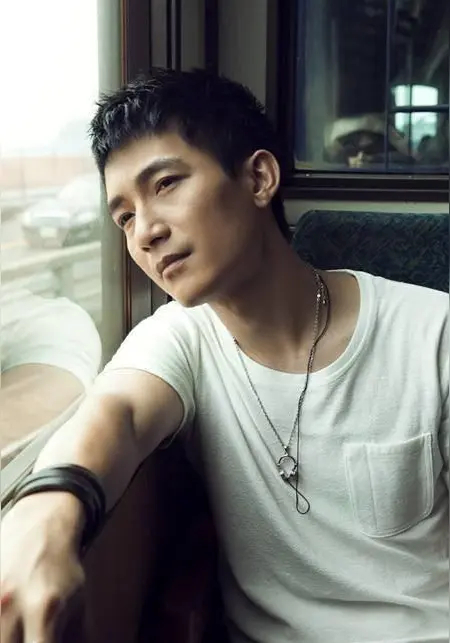 陈楚生一曲无题送给南昌南昌的舞台上，《无题》不止是一首歌。陈楚生唱的是对胜利的纪