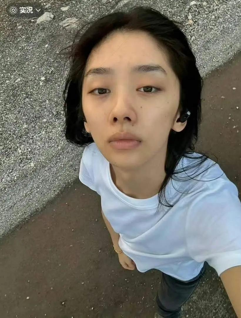 难以想象这是本人发出来的营业照😂 