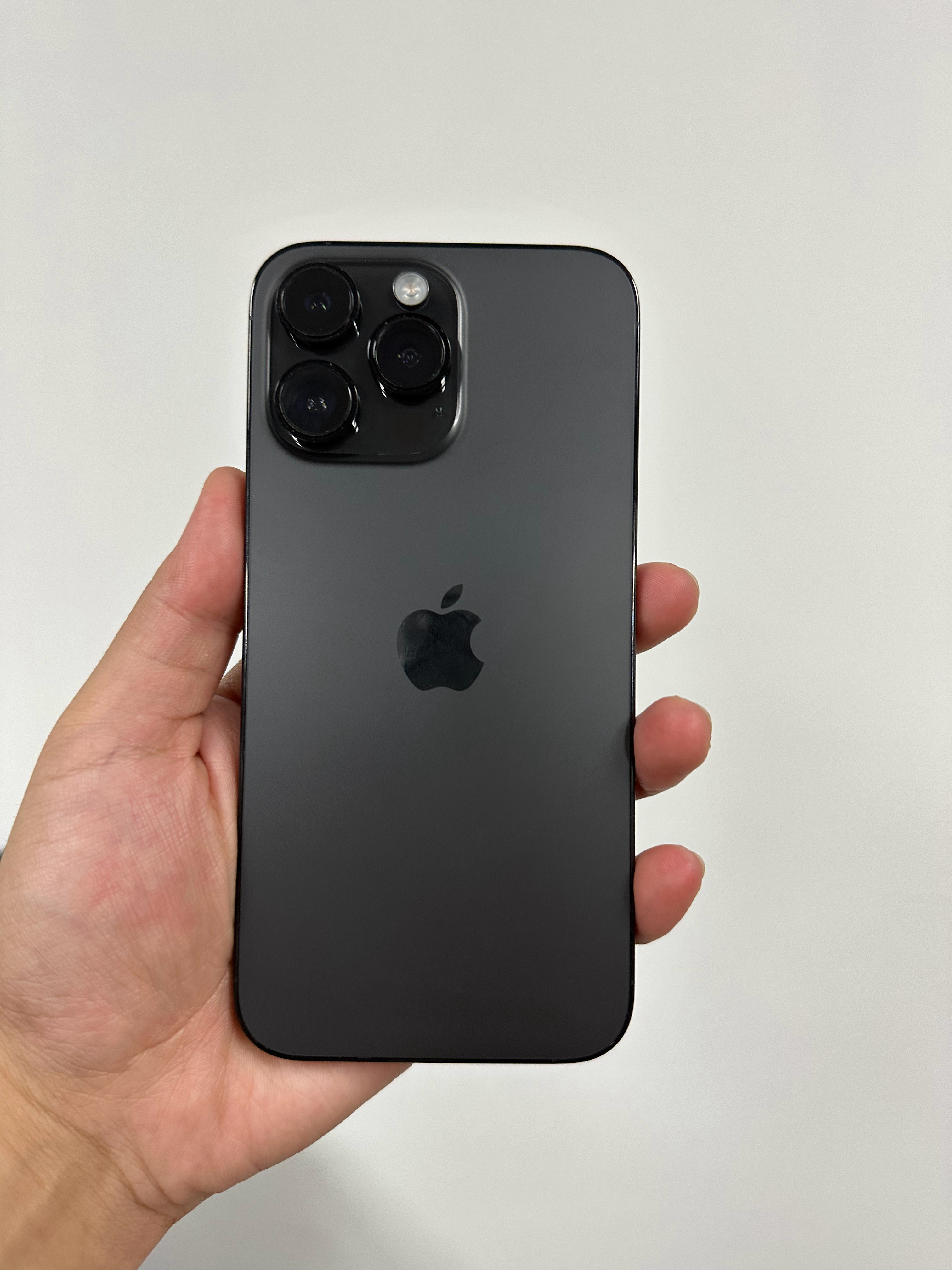 该说不说，现在5K预算性价比高的iPhone非美版无锁 14PM 1TB莫属A1