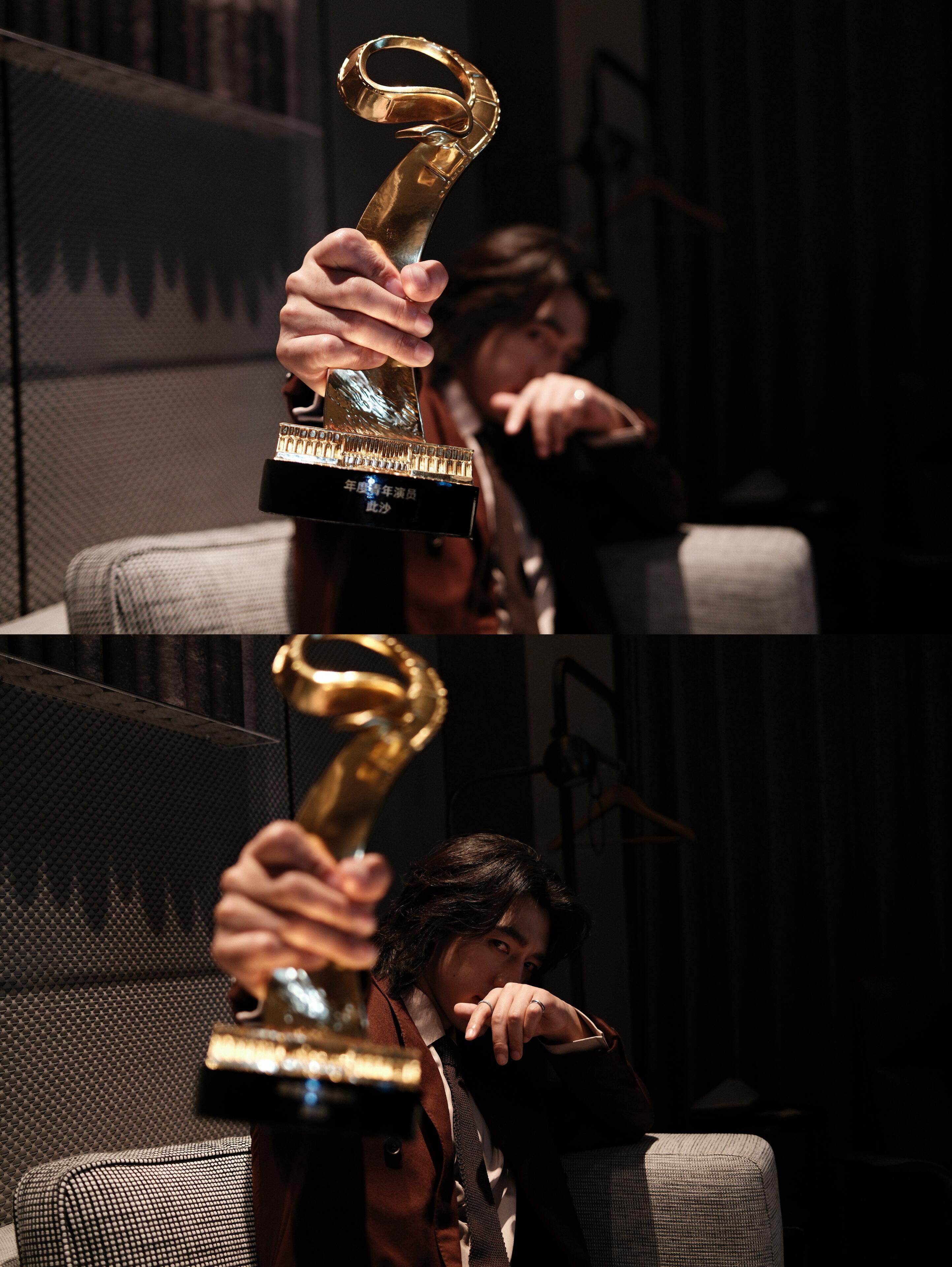 此沙除了西湖醋鱼还爱吃折耳根 真的很佩服此沙的味蕾了，吃的全是我不敢吃的 ​​​