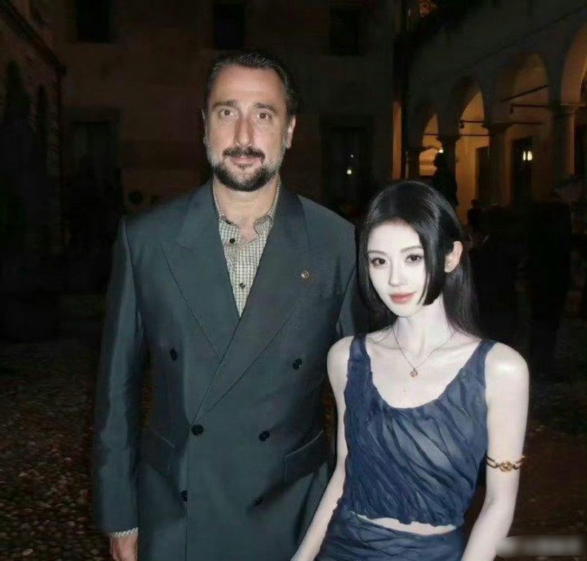 鞠婧祎发量被怀疑戴了假发片 小鞠这惊人的发量，多少秃人羡慕不已鞠婧祎