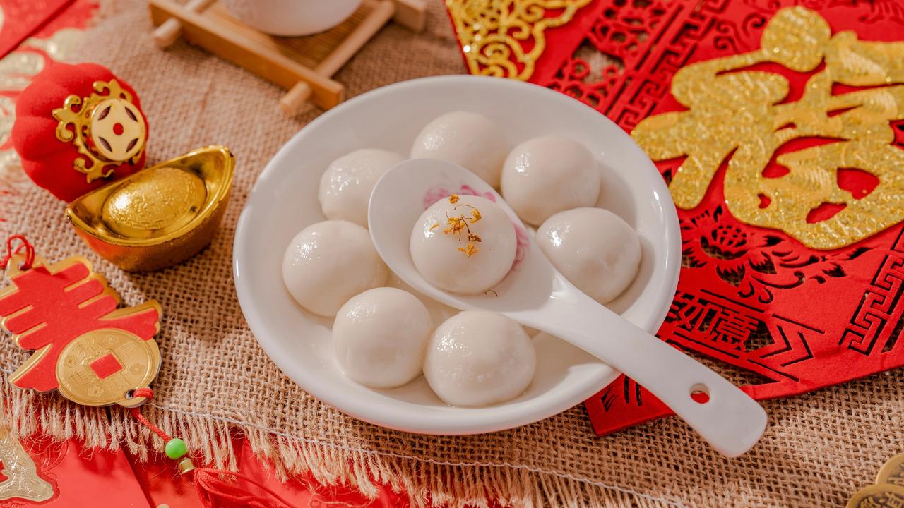 2026正月十五元宵节🏮走心朋友圈这样发！
1️⃣
╭元╮ 🏮月圆人圆事事圆