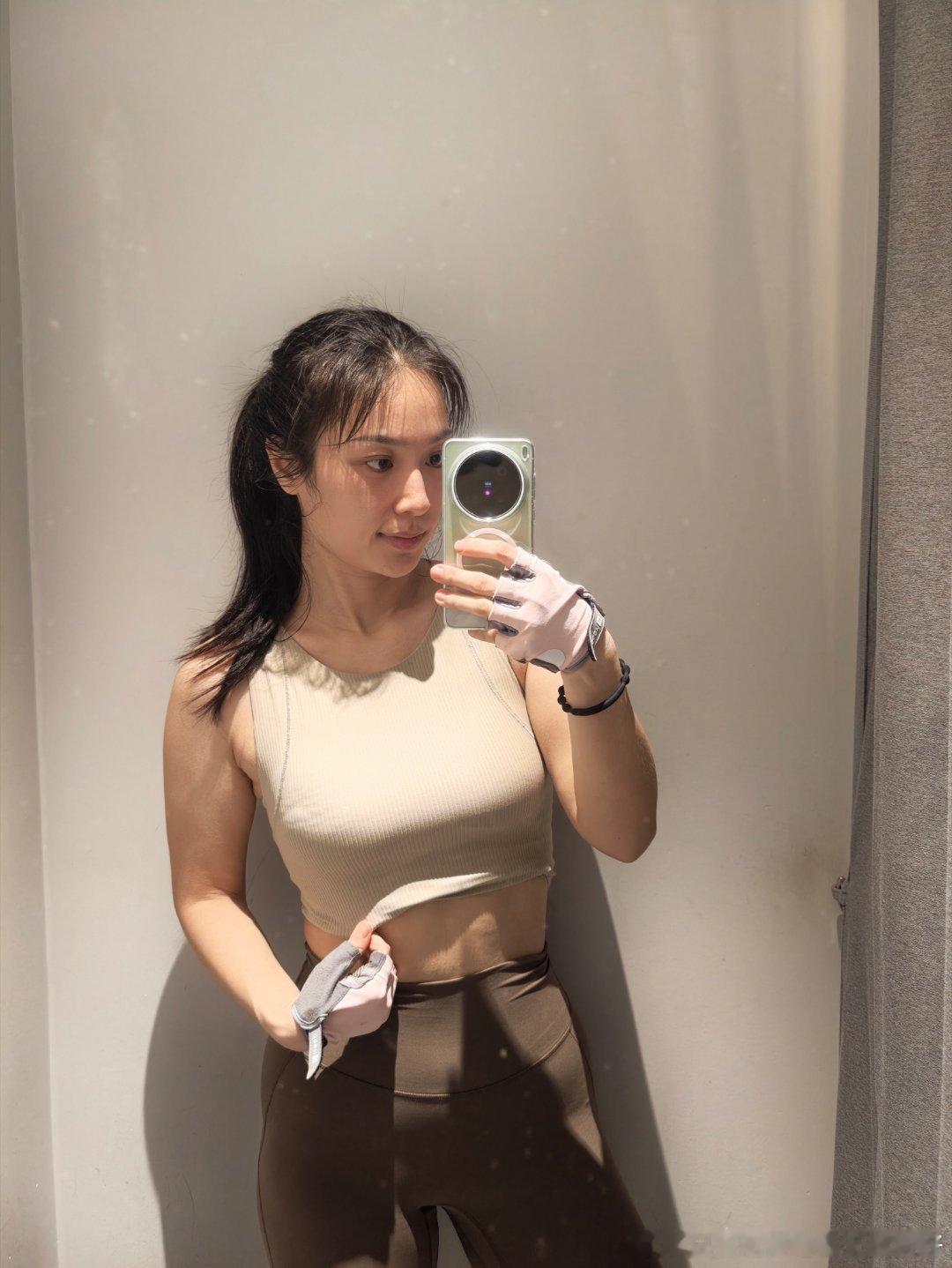 就是如此美腻帅气多多酱的运动打卡小雨的美腻照片