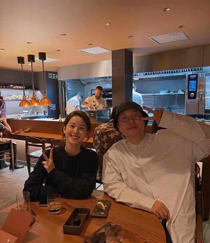 章泽天和杜海涛又聚餐了！感觉杜海涛的社交能力比李湘都厉害 