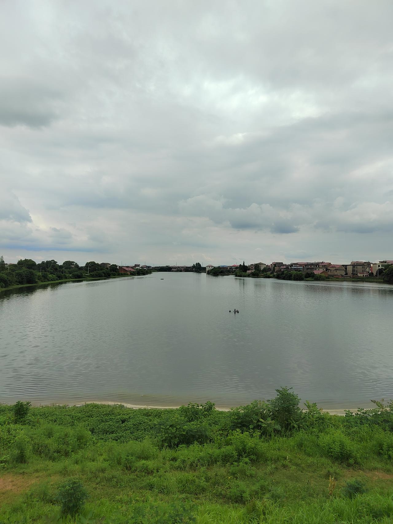 地理小发现：新建松湖老街旁有一个小湖泊

在松湖潢坊欣赏了“台湾”沙洲后，本来打