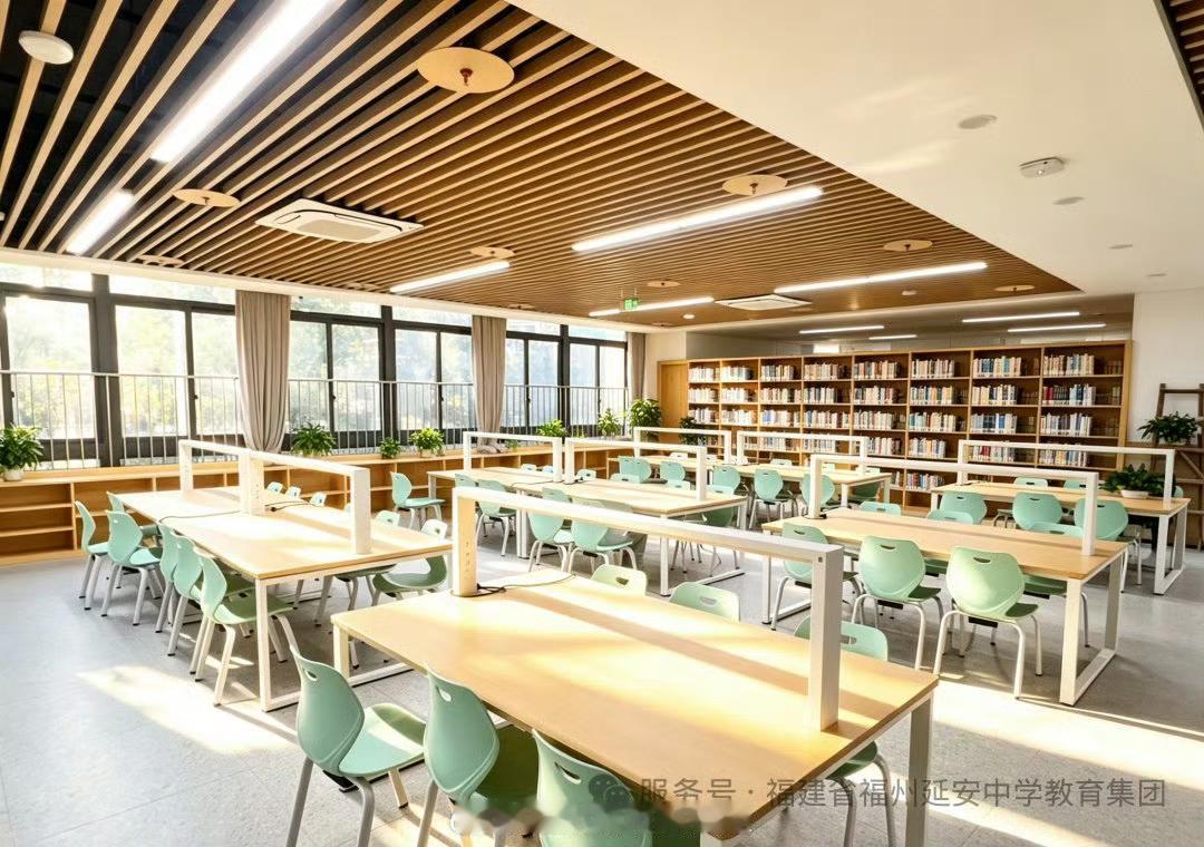 福州延安中学教育集团高中部位于鼓楼区福飞路西侧、江厝路南侧，地处中心城区，交通便