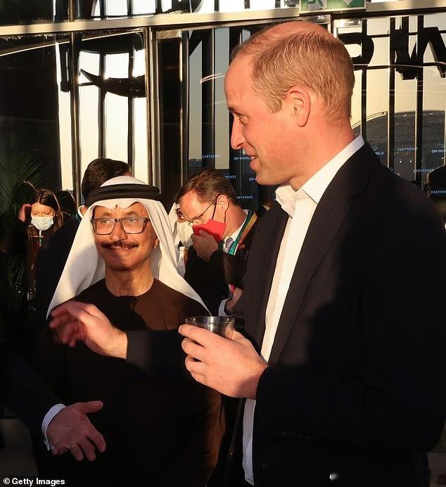 【预告】乔治王子、夏洛特公主和路易王子今天开始他们的假期，威廉王子和王妃凯特预计