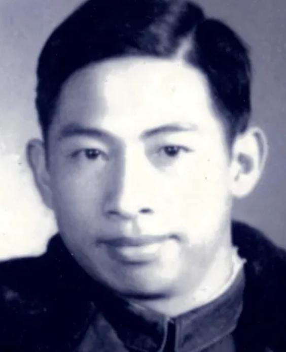 1955年，中南大学学生王明健在毕业前一天，突然被两名没有任何军衔与职务的神秘军