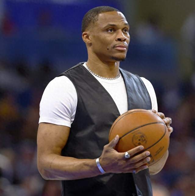 威少退役直接当老板！砸50亿改写篮球规则，这次比209次三双更炸
