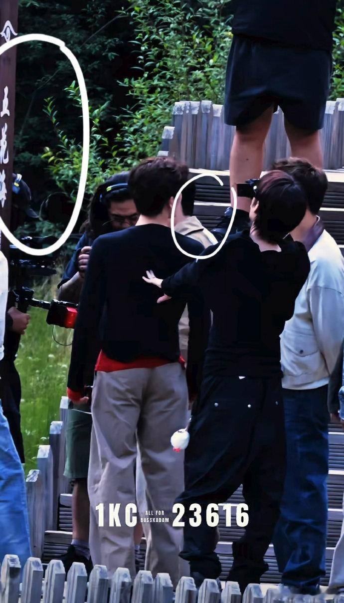 王安宇发了范丞丞拍的照片 ​路透解锁合照幕后真相！王安宇放出的这张图，拍摄者不是