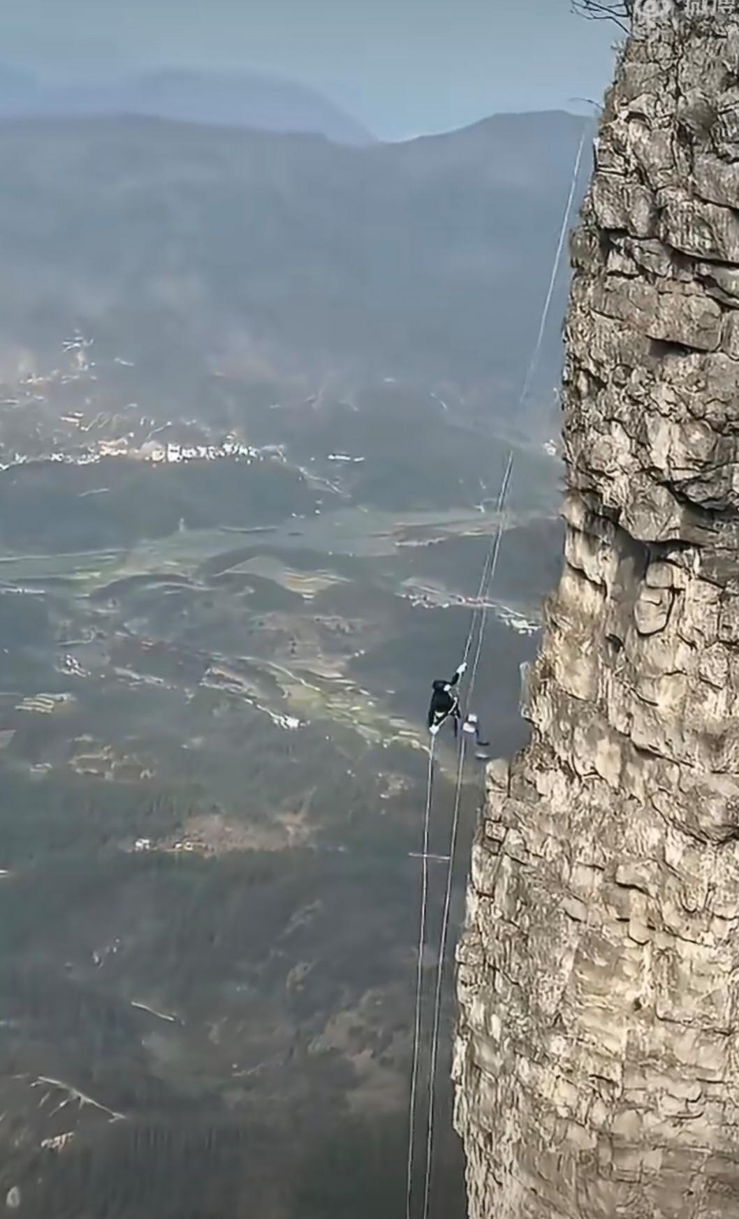 真不知道这么一项运动“降岩”。
还出人命了，3条人命！为了他们喜爱的运动死得其所