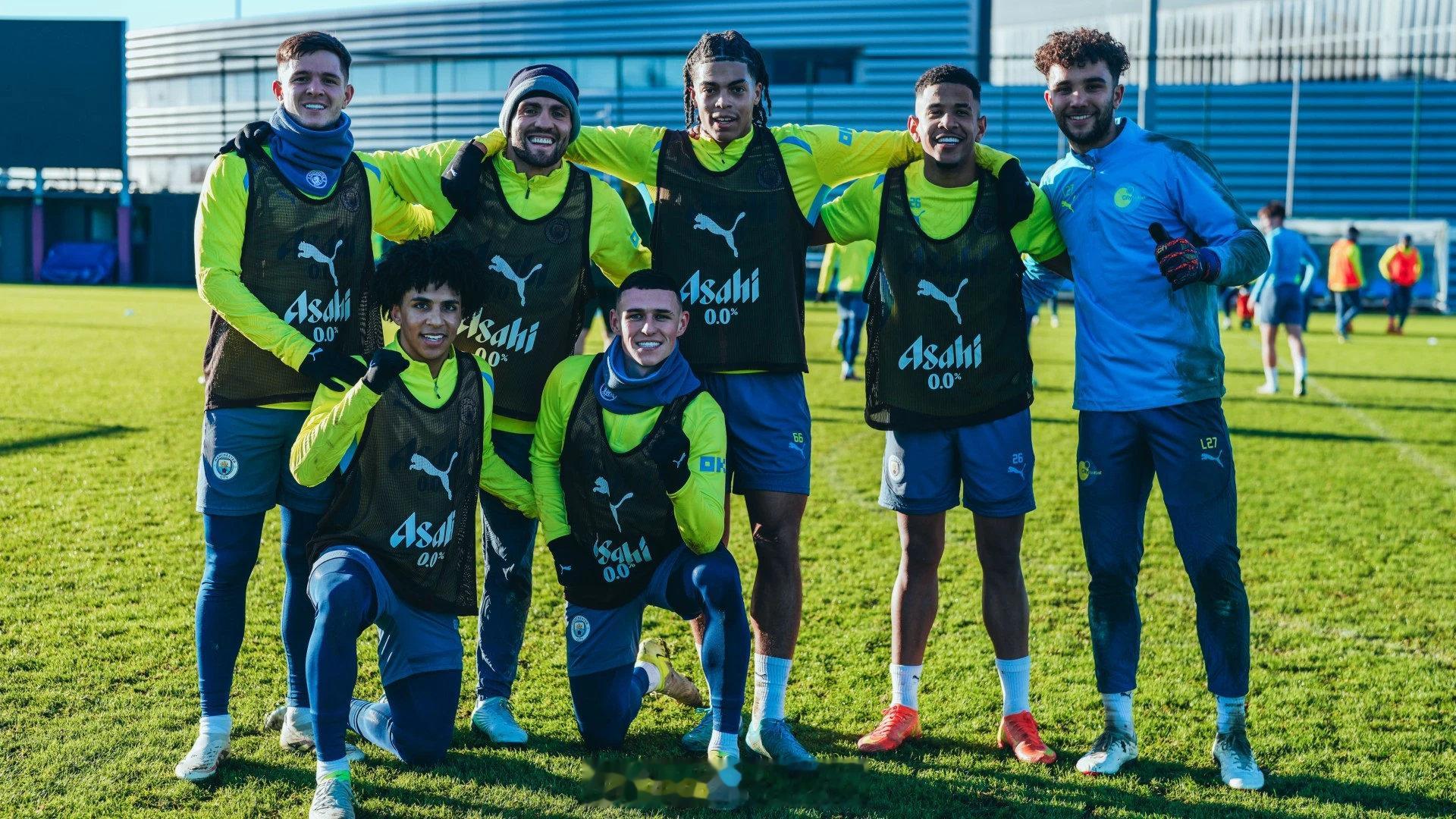 新年的首支胜利小分队前来报到！🆕早安，城民们[太阳]  cr：曼城足球俱乐部 