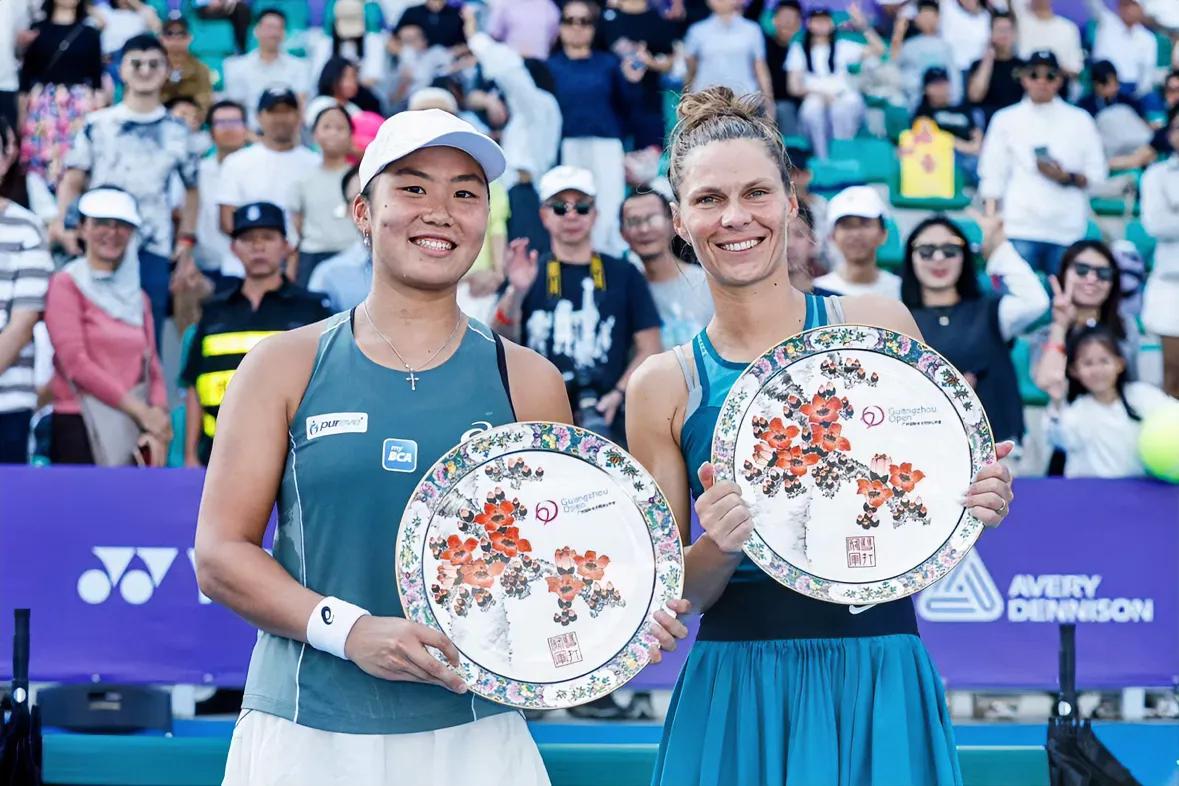 ✅快讯，刚刚🔚的WTA1000迪拜站女单首轮比赛，外卡选手印尼曾丽美6-4、6