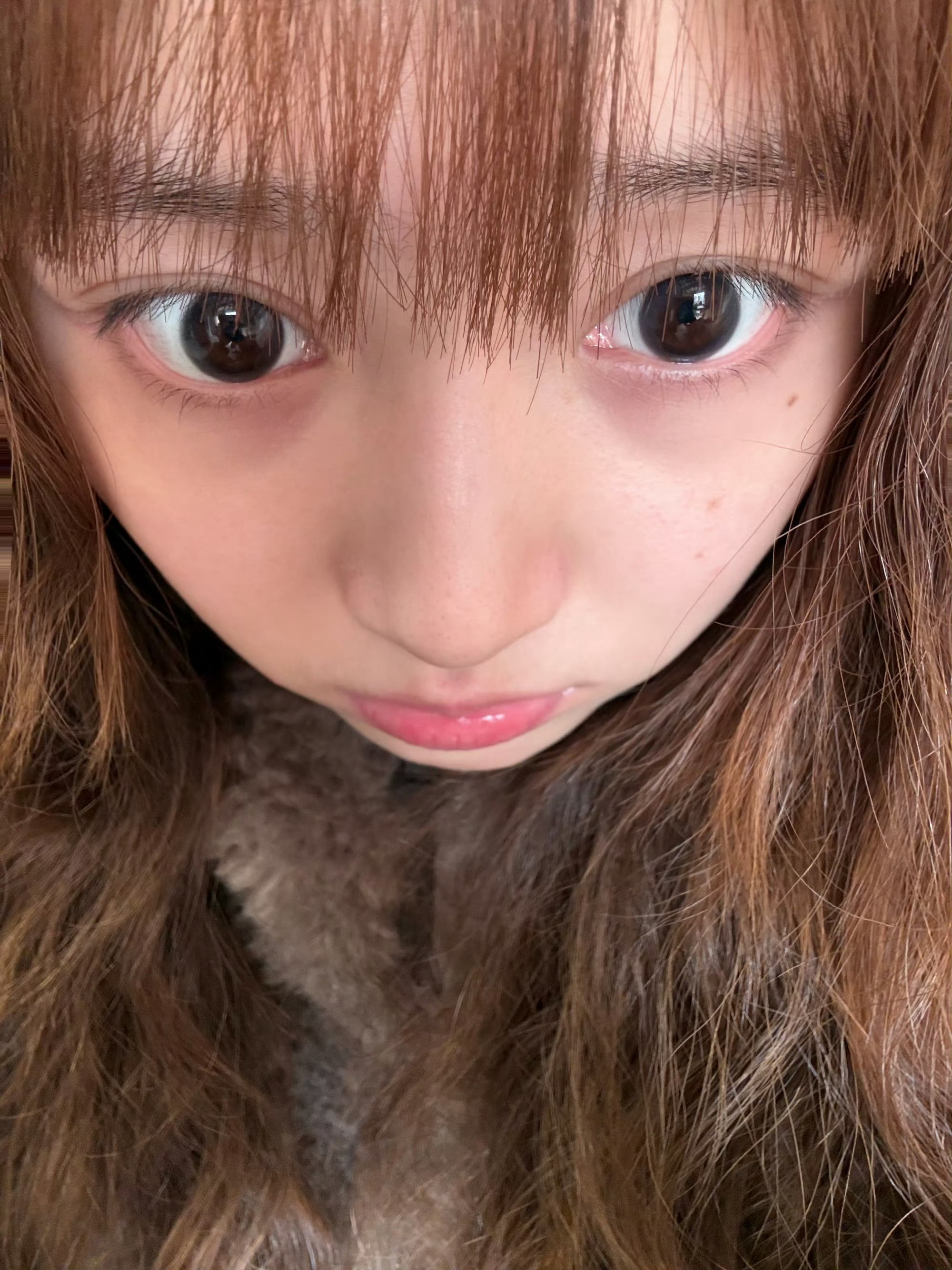 小露珠↓寒假练车基本就这样戴嘿嘿素颜淡妆都很适合美瞳清单 ⭐⭐⭐⭐⭐而且虽然他不