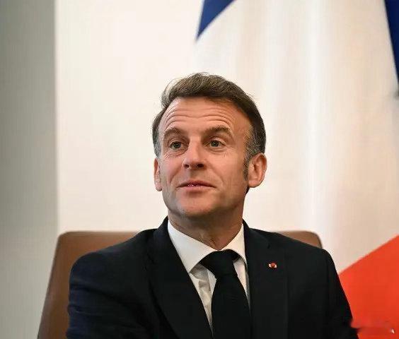 不干了！马克龙结束十年任期后将彻底退休。当地时间4月23日，法国总统马克龙在一场