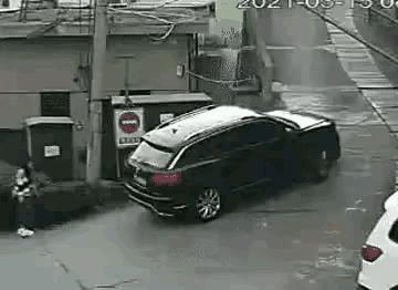 这方向盘是被焊死了吗？