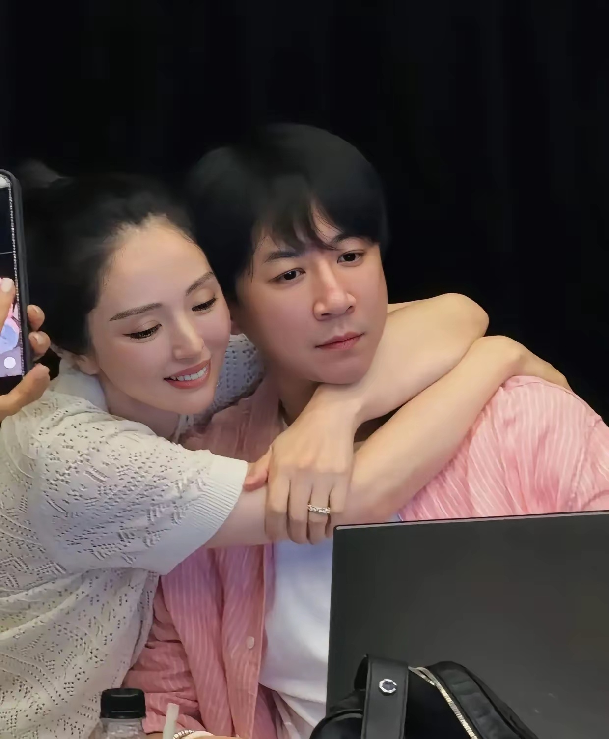 董璇嫁给张维伊，不仅因为张维伊对她和小酒窝好，是妥妥的宠妻狂魔，更是欣赏他的才华