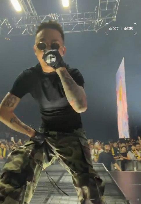 GAI美国演唱会现场人均安陵容GAI跨半球带观众有氧 GAI在美国开演唱会，顺便