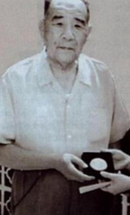 “如果预测不准，我承担一切后果，宁愿丢掉我的乌纱帽，这47万人我也一定要保下，”