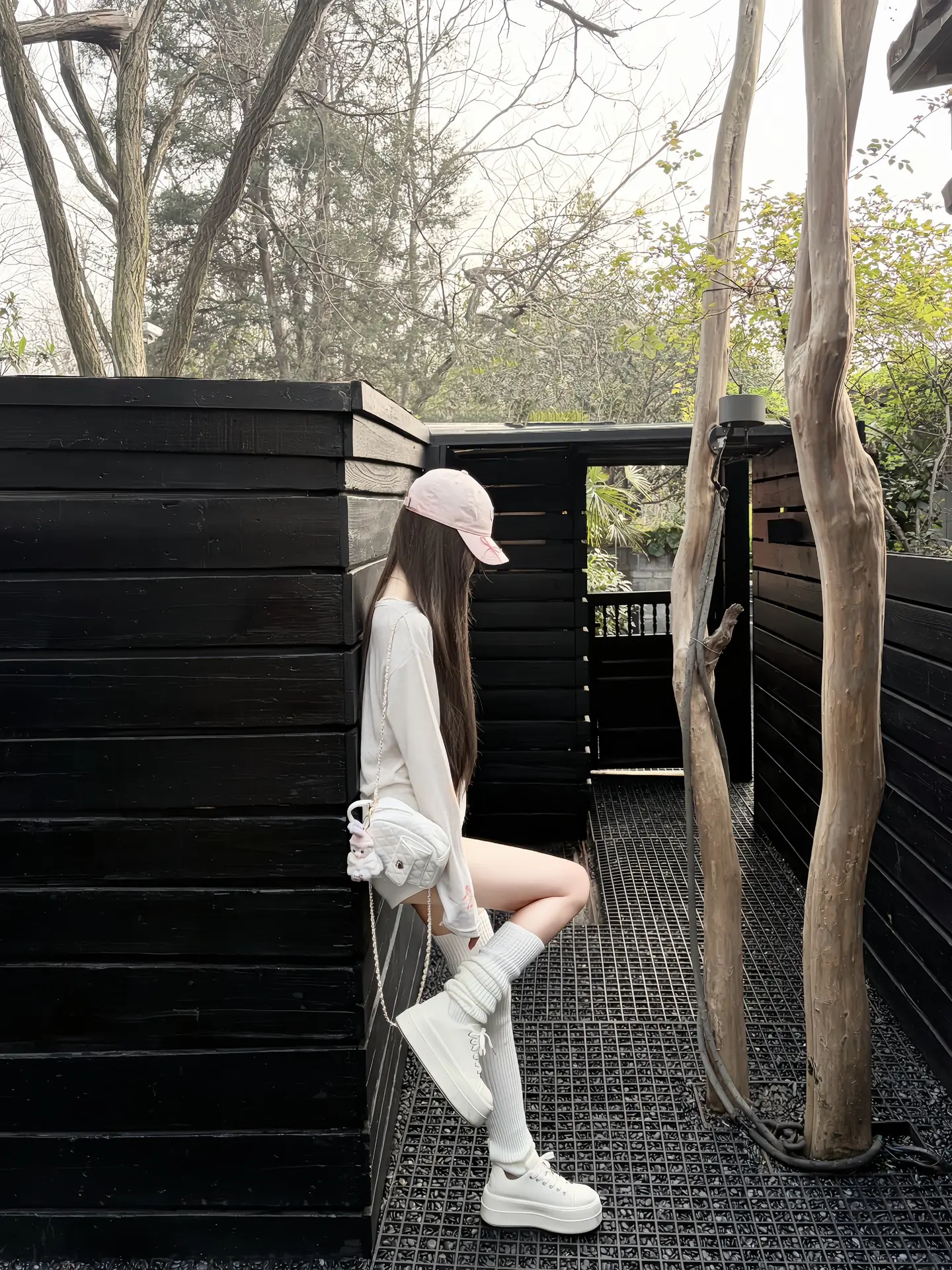 淡淡的就好 人生不会太圆满 不奢求虚无 只珍惜爱我的和我爱的