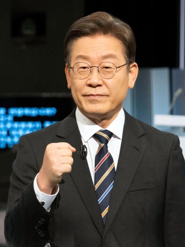 抢救支持度，李在明掀起韩国“祖宗之法”：押上政治生涯的豪赌，赢了封神输了入狱？改