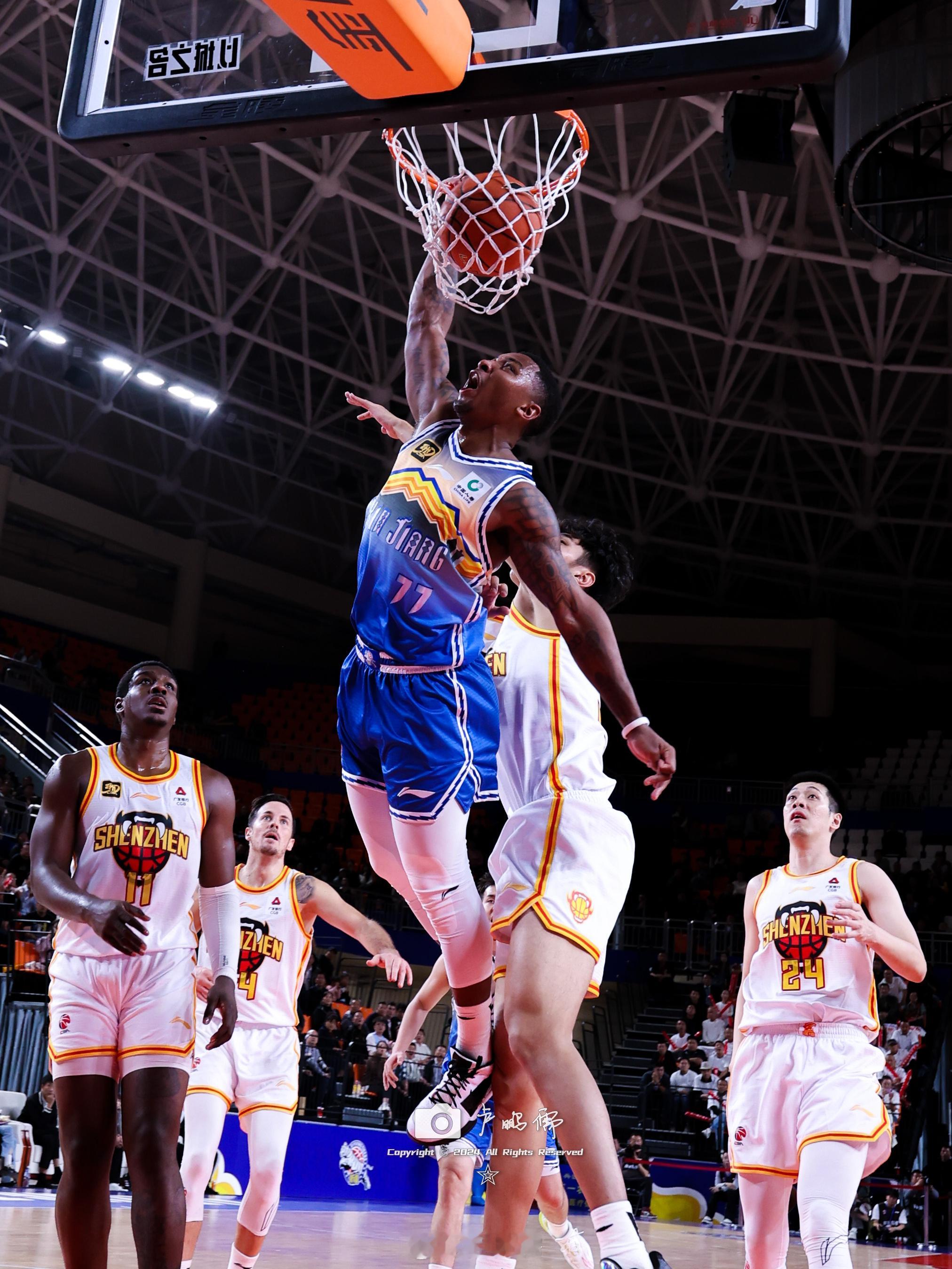 ☀️早上好～用两张暴扣的QJ来唤醒你们#有篮无界心潮无限# ​​​