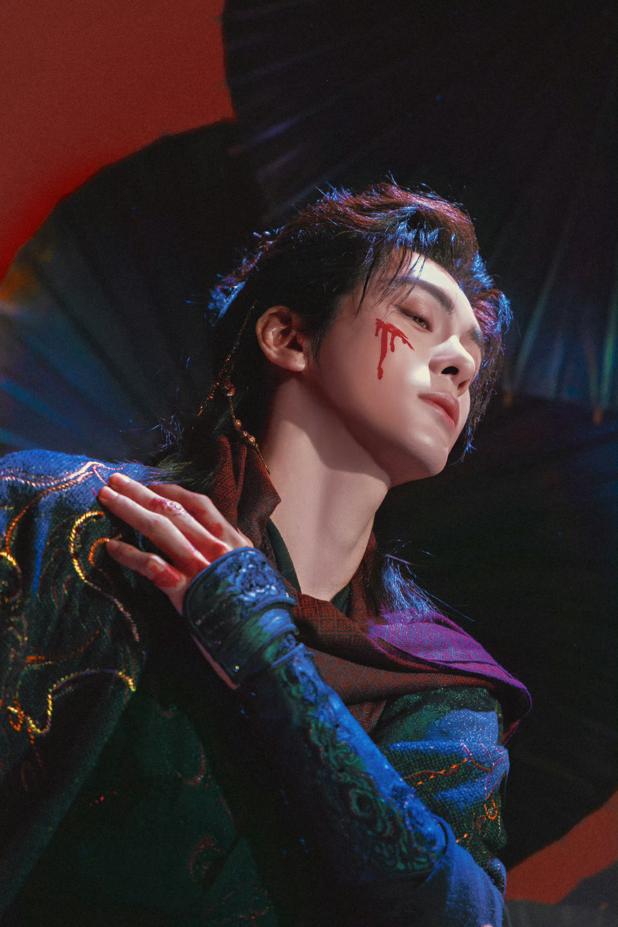 曾舜晞曾舜晞就这样宣传武拾光曾舜晞武拾光神图有了就这么宣传我们的武拾光啊！这么帅