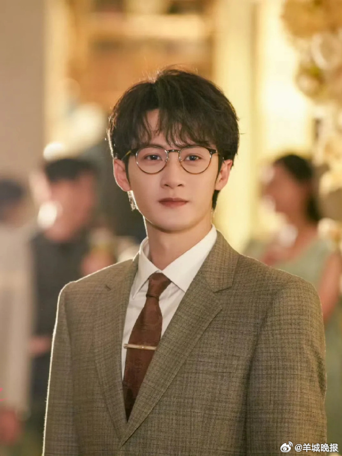 【哪位现偶男主让你心动？】从外冷内热的职场精英，到成熟稳重的叔系男友，不同风格的