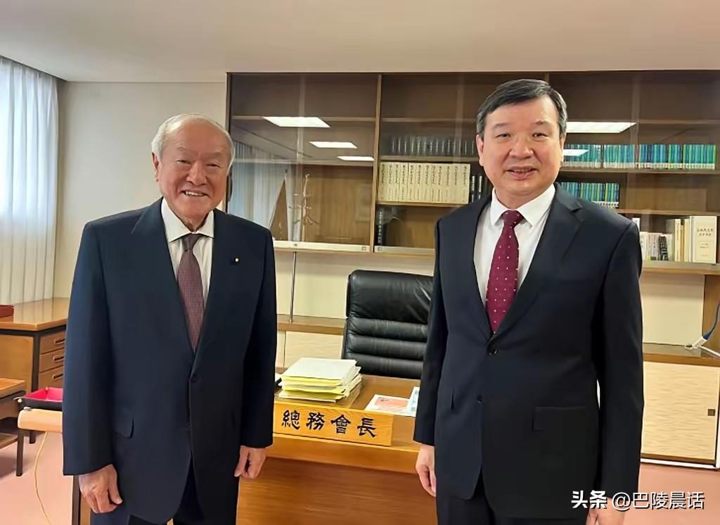 今天看到了一条最开心的消息。
 
在8月9日日本长崎原爆纪念典礼上，台当局“驻日