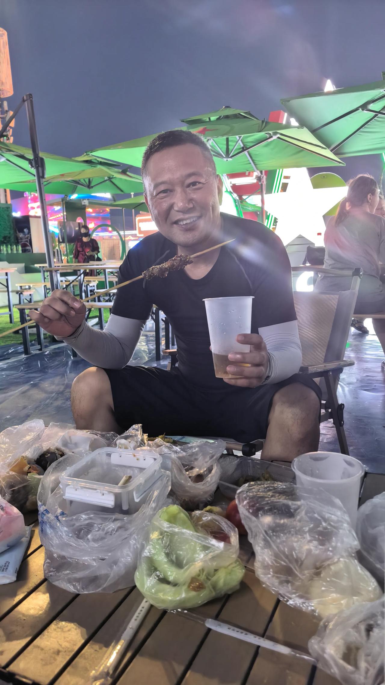 哈尔滨啤酒🍺节！喜力配红爵。人生得意须尽欢，莫使金樽空对月！