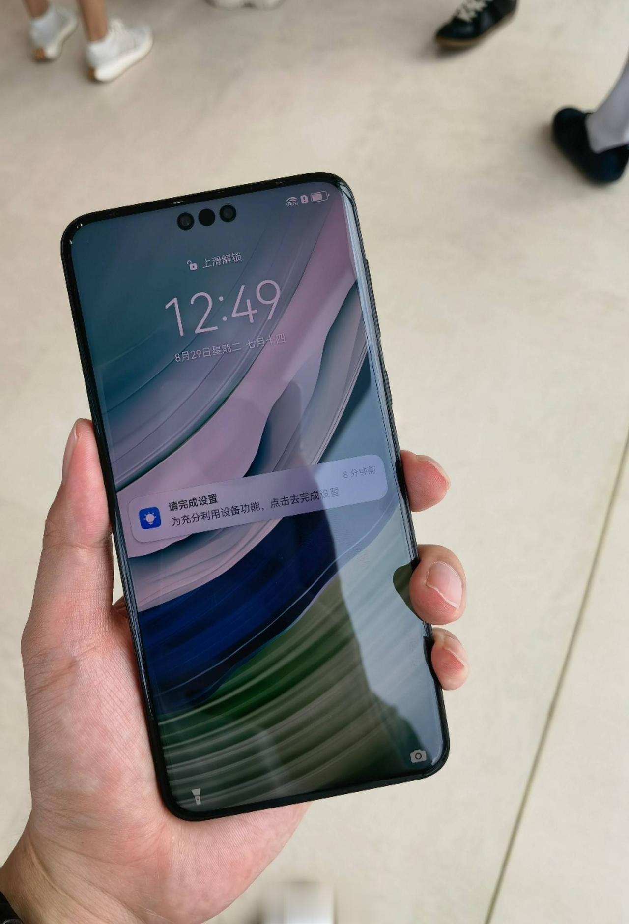 华为简直是开启了一种全新的新机发布方式[笑哭]毫无预兆的，mate 60pro没