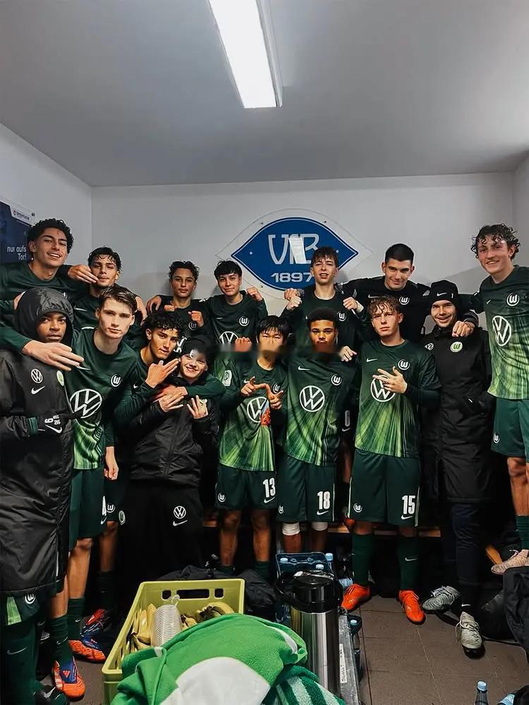 下萨克森州杯 沃尔夫斯堡U17队4-0战胜Oldenburg晋级半决赛 中国球员