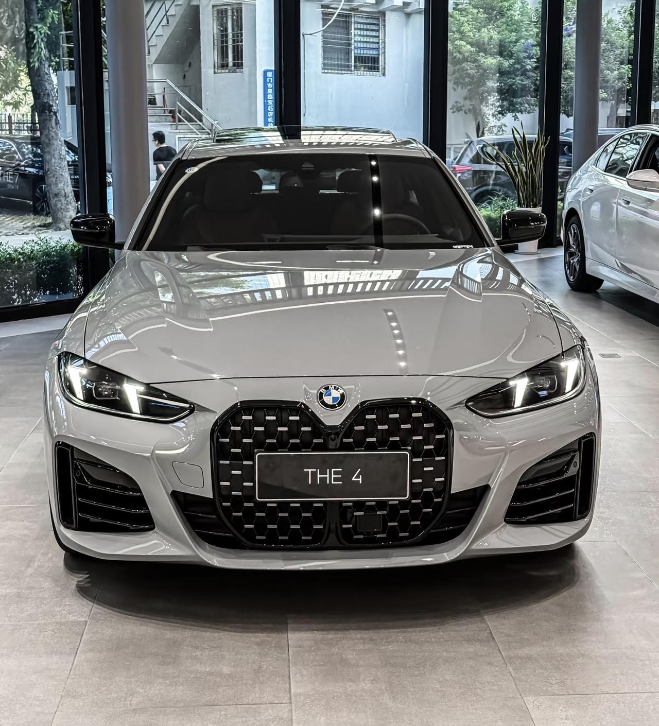 宝马4系430搭载的B48系列2.0升四缸涡轮增压发动机，最大功率为245马力，