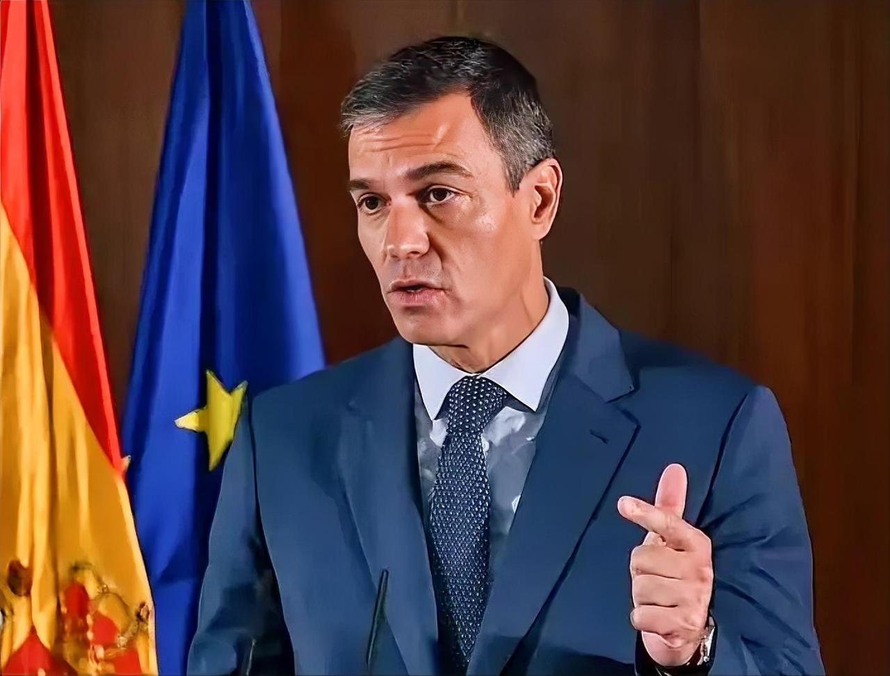 西班牙首相桑切斯猛烈抨击欧盟，称欧盟在对俄罗斯实施制裁的态度上表现得较为坚决，但