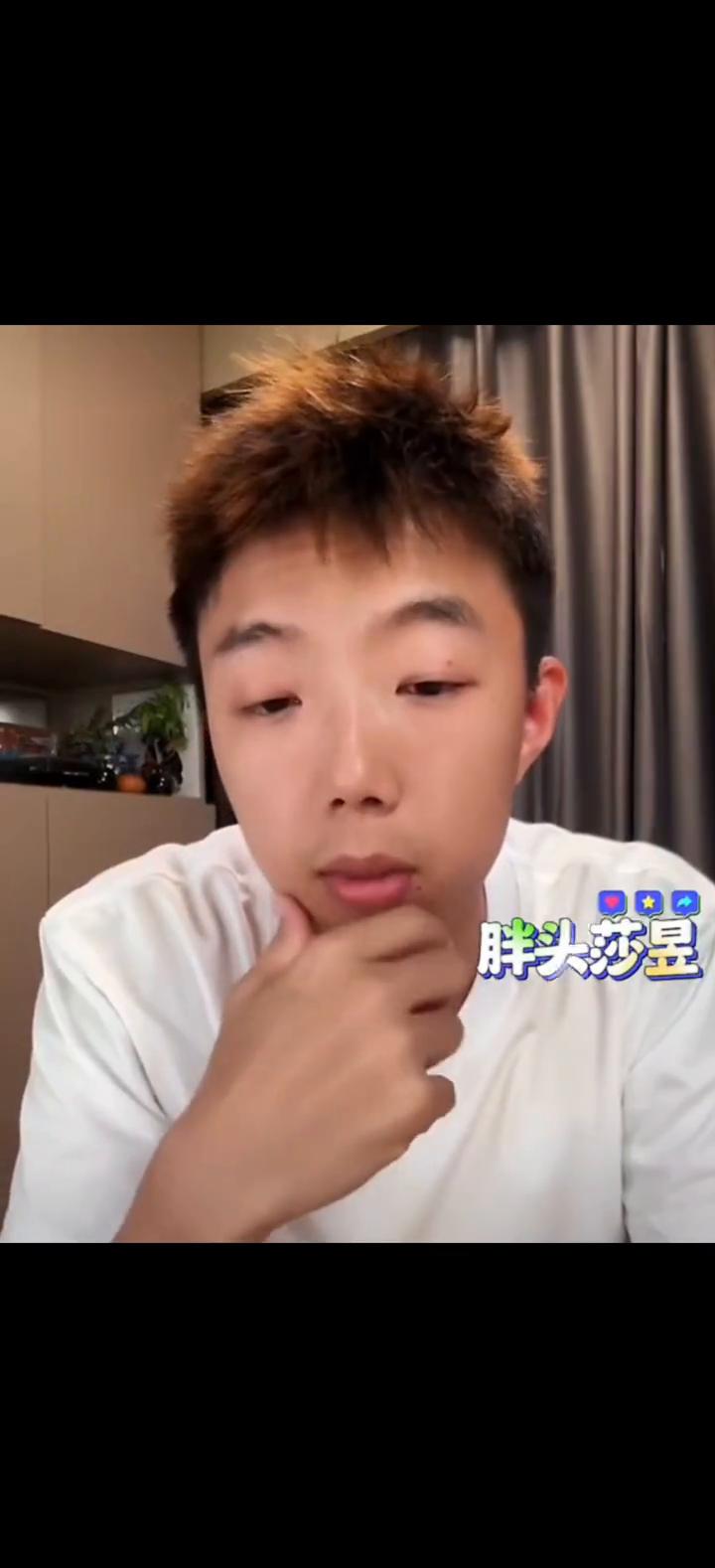 深度分析樊振东胶皮，解读换与不换的缘由。
胖头莎昱。
我跟王丽琴一个段位开玩笑，