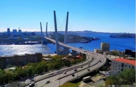 俄高官：沙俄占中国的不妨卖给中国。
 
这话说出来，可把很多人吓了一跳。俄罗斯有