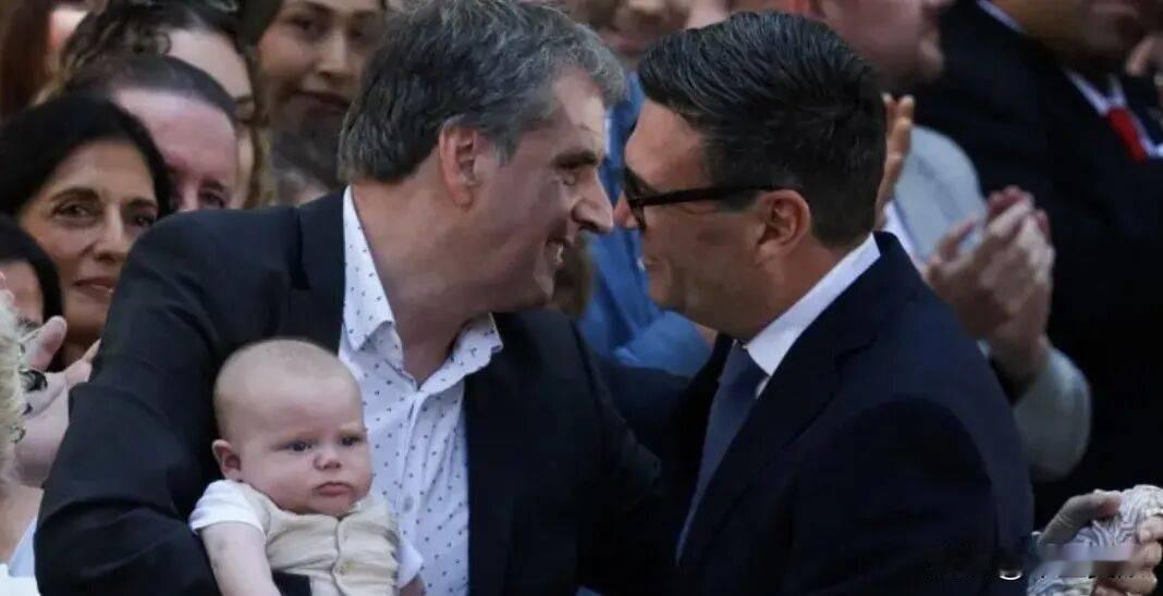 安迪·伯纳姆（Andy Burnham），这次能够顺利当选为英国新任首相，一个重