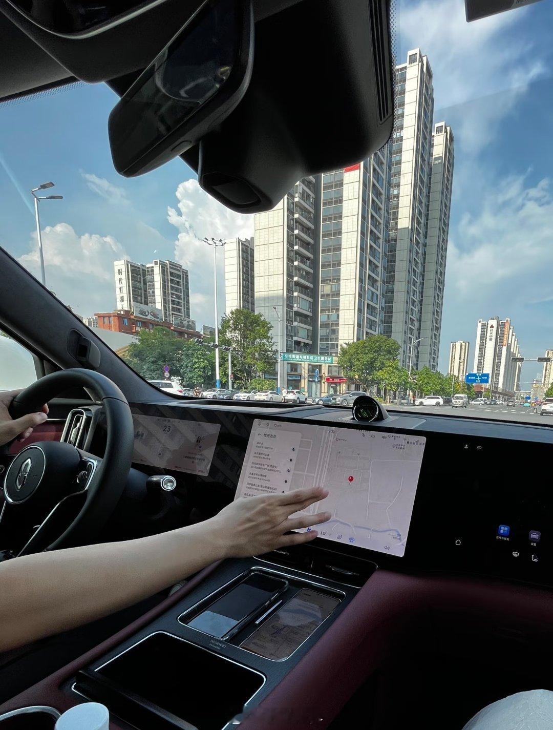 问界M8上市一年交付突破17万问界M8一年能卖17万台，每10台40万级大SUV