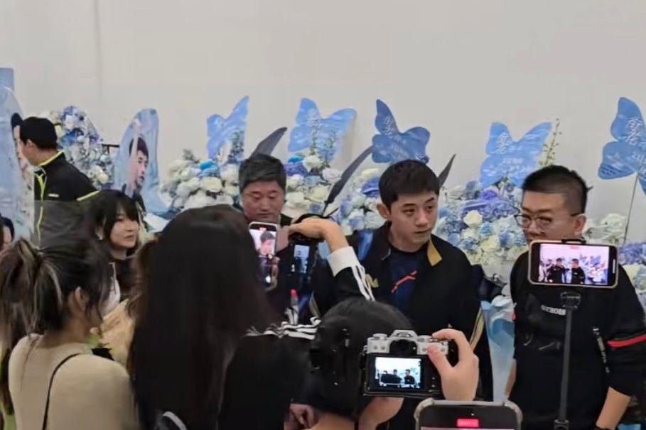 【张继科球馆今日开业 健身中心工作人员：张继科本人带学员在这里训练，不对外】#张