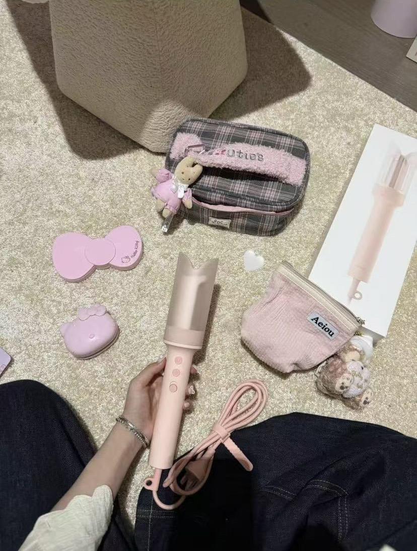 细软塌姐妹有没有同感？
以前买卷发棒，最怕的就是“早C晚A”——早上是精致的卷发