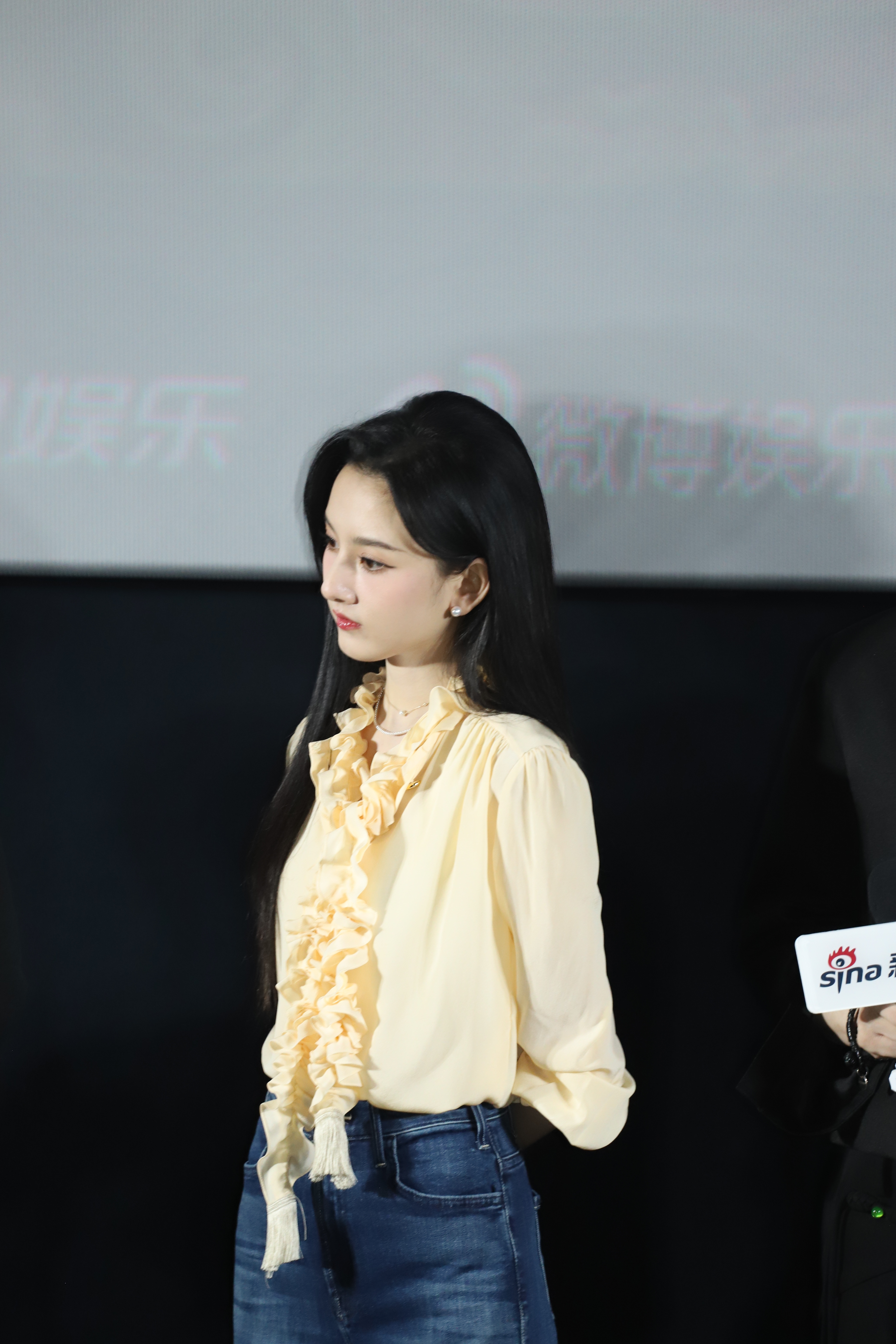 这个宋祖儿[可怜] 生图美成这样、、、无忧渡 网友说宋祖儿肿了 ​​​