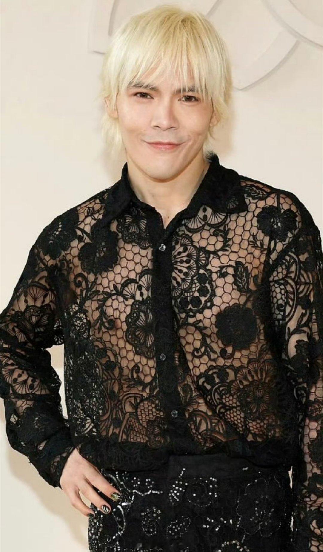 偶买噶我的天啊，向佐真的很为向太着想了，为了弥补向太没有女儿的遗憾，在服装妆造上