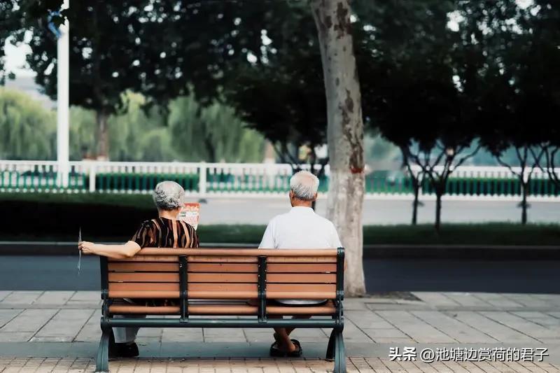 决定人的寿命长短，最重要的是什么？很多人觉得基因起决定性作用，其实不然。英国牛津