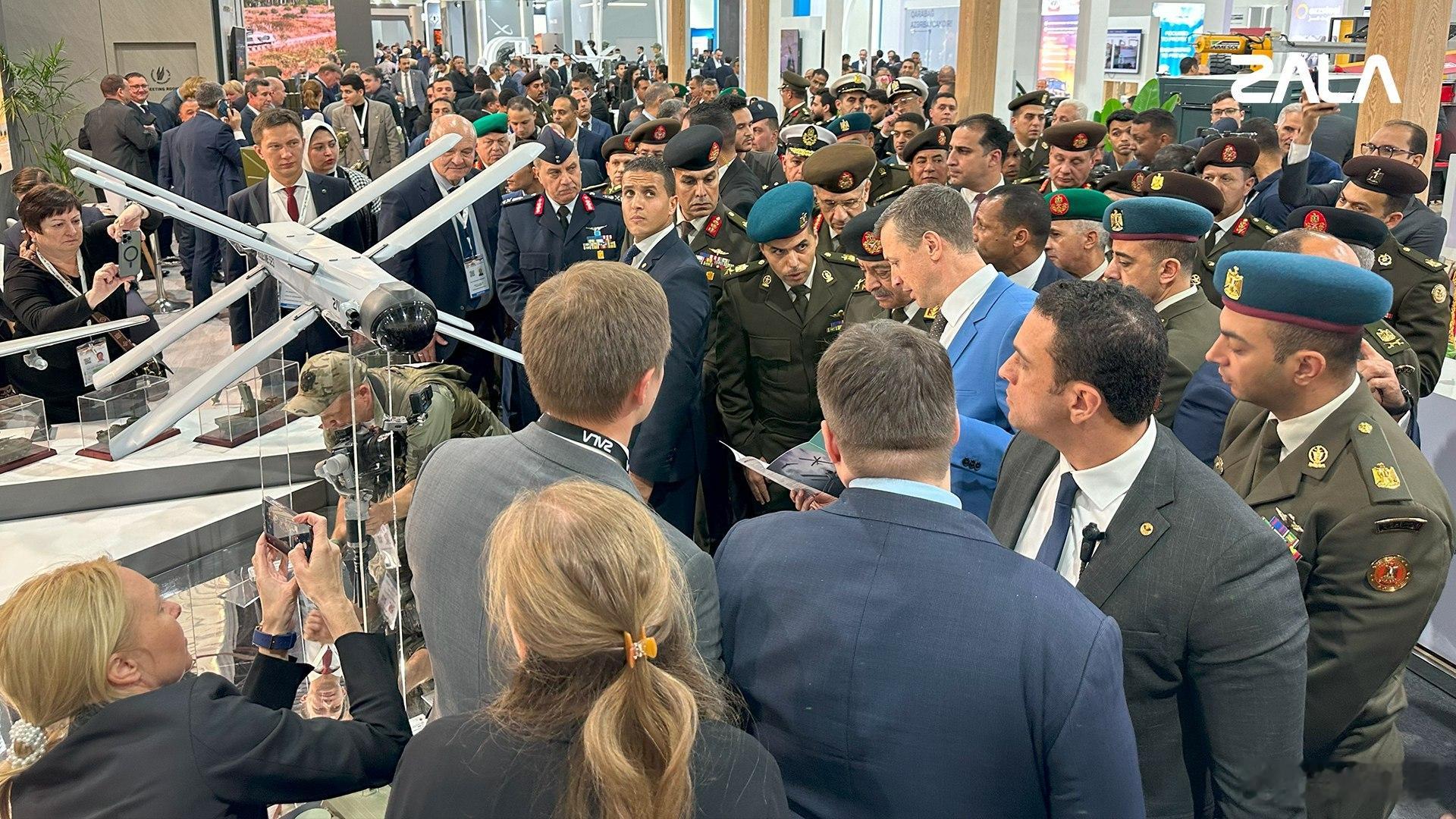 在开罗举行的埃及国际防务展上，俄罗斯ZALA航空集团的“柳叶刀-E”自杀式无人机