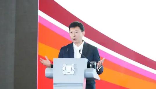新加坡终于就收购这件事表态了。 
 
7月6日晚，新加坡《联合早报》刊发了第八届