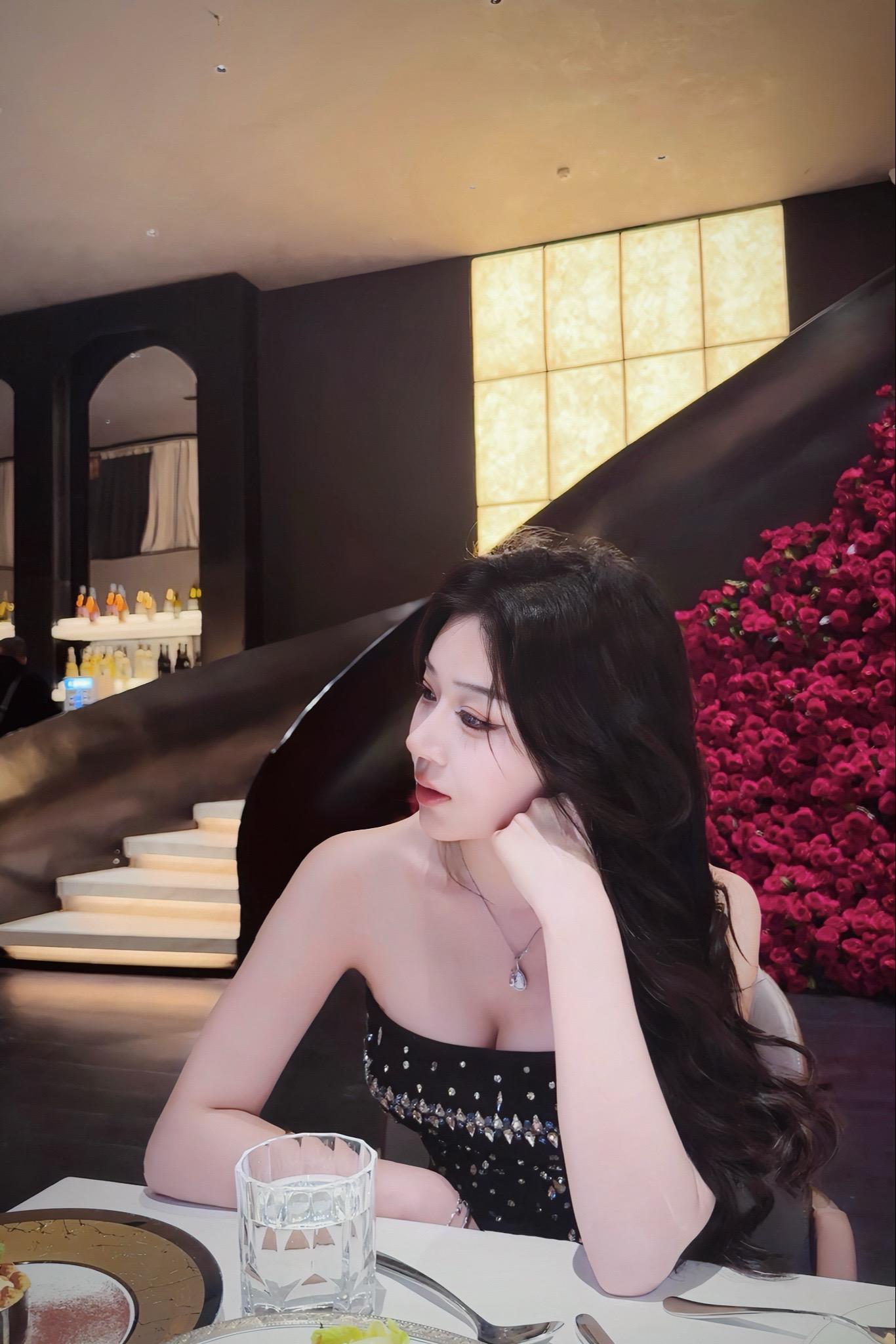 十指相扣的那一刻  是否揉进了一段共同的命运