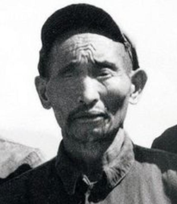 1952年，解放军在大凉山抓到一个独眼土匪，岂料经过一番审讯后，军区首长大惊失色