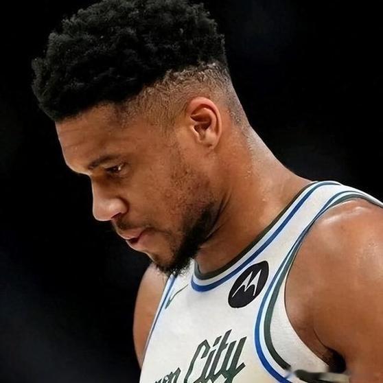 《不想打就走！整个NBA都在等你选择！时间会给出答案》有些故事还没讲完，NBA这